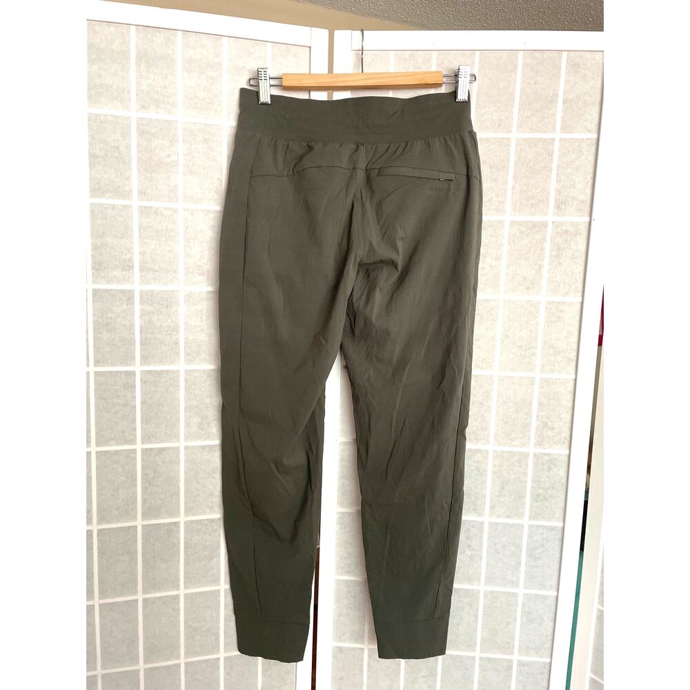 Athleta Trekkie North Jogger Pants 2 Mountain Olive Green Travel Hiking Gorpcore - Picture 3 of 6